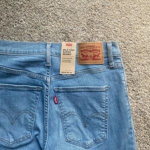 Light Wash Mile High Super Skinny Levi Jeans
